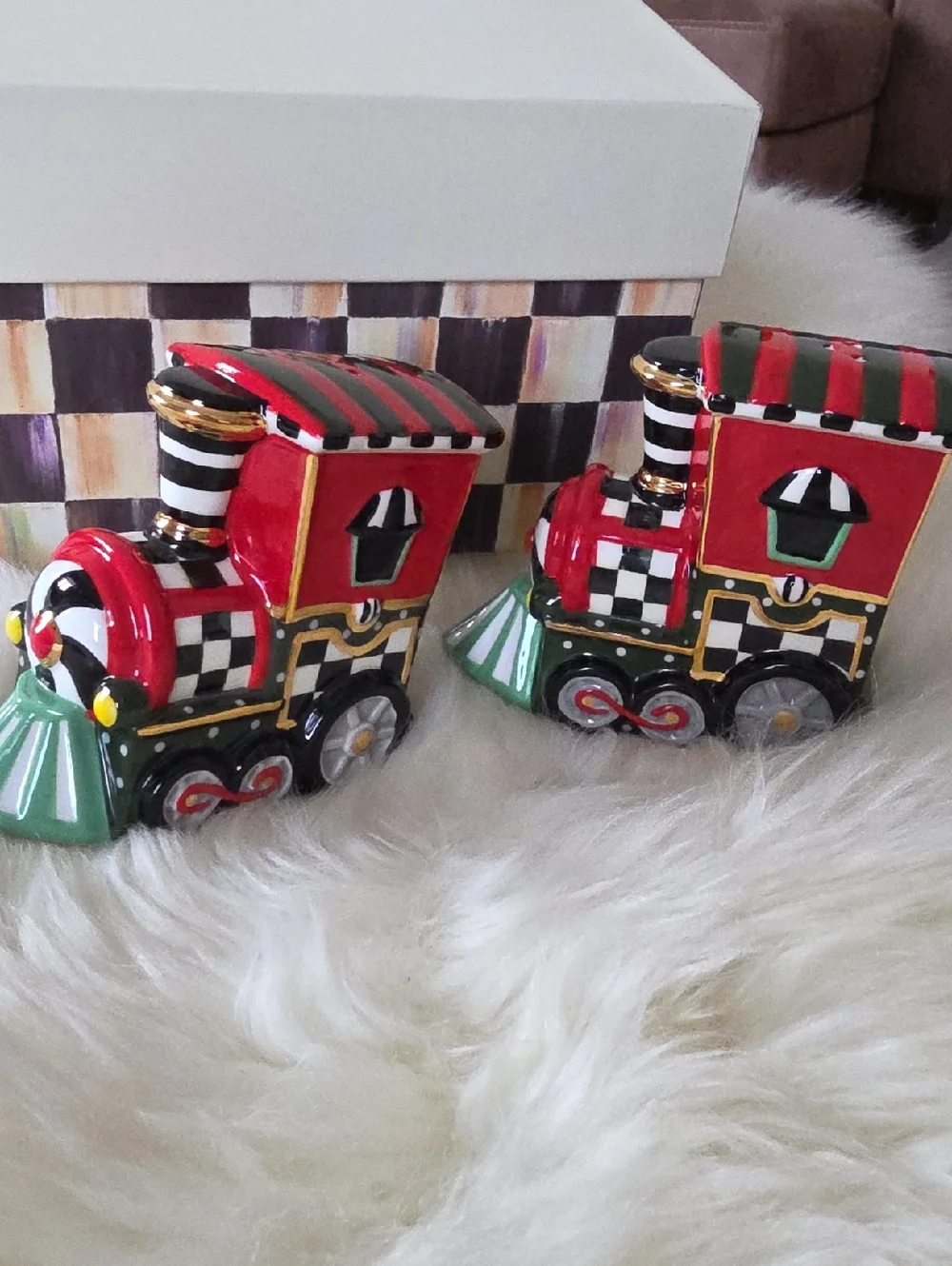 Adorable NWT IOB MacKenzie-Childs Christmas Train Salt & Pepper Set 💚🎄🎅🚄❤️